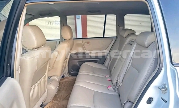 ទិញ បានប្រើ Toyota Highlander White ឡាន} ក្នុង Chbar Mon ក្នុង Kampong Speu Province ទិញ បានប្រើ Toyota Highlander White ឡាន} ក្នុង Chbar Mon ក្នុង Kampong Speu Province