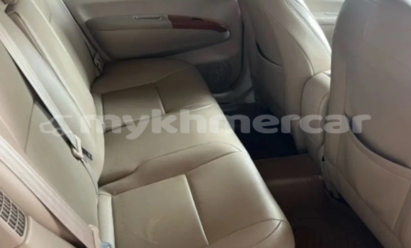 Buy Used Toyota Prius White Car in Phnom Penh in Phnom Penh Buy Used Toyota Prius White Car in Phnom Penh in Phnom Penh