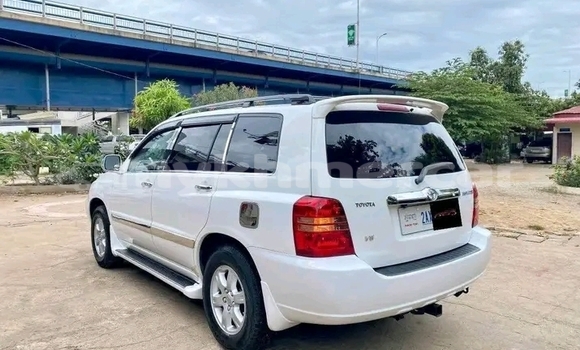 Buy Used Toyota Highlander White Car in Mongkol Borey in Banteay Meanchey Province Buy Used Toyota Highlander White Car in Mongkol Borey in Banteay Meanchey Province