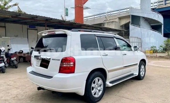 Buy Used Toyota Highlander White Car in Mongkol Borey in Banteay Meanchey Province Buy Used Toyota Highlander White Car in Mongkol Borey in Banteay Meanchey Province