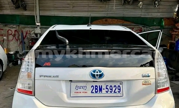 Buy Used Toyota Prius White Car in Chbar Mon in Kampong Speu Province Buy Used Toyota Prius White Car in Chbar Mon in Kampong Speu Province