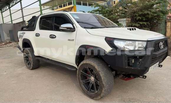 Buy Used Toyota Hilux White Car in Phnom Penh in Phnom Penh Buy Used Toyota Hilux White Car in Phnom Penh in Phnom Penh