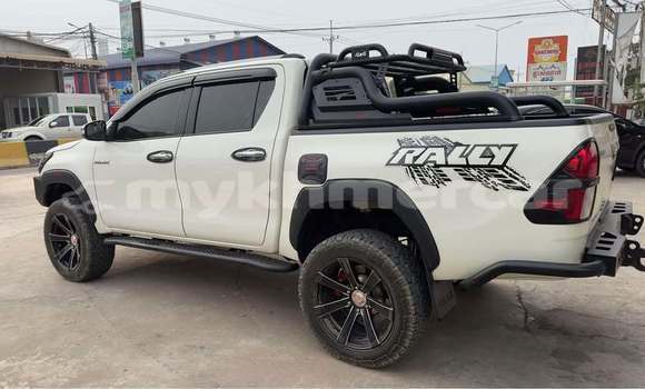 Buy Used Toyota Hilux White Car in Phnom Penh in Phnom Penh Buy Used Toyota Hilux White Car in Phnom Penh in Phnom Penh