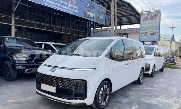 Buy Used Hyundai Starex White Car in Phnom Penh in Phnom Penh Buy Used Hyundai Starex White Car in Phnom Penh in Phnom Penh
