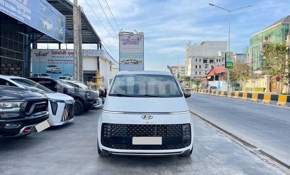 Buy Used Hyundai Starex White Car in Phnom Penh in Phnom Penh Buy Used Hyundai Starex White Car in Phnom Penh in Phnom Penh