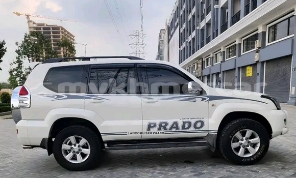 Buy Used Toyota Land Cruiser Prado White Car in Chbar Mon in Kampong Speu Province Buy Used Toyota Land Cruiser Prado White Car in Chbar Mon in Kampong Speu Province