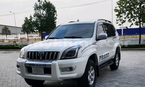 Buy Used Toyota Land Cruiser Prado White Car in Chbar Mon in Kampong Speu Province Buy Used Toyota Land Cruiser Prado White Car in Chbar Mon in Kampong Speu Province