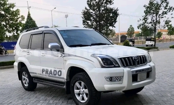Buy Used Toyota Land Cruiser Prado White Car in Chbar Mon in Kampong Speu Province Buy Used Toyota Land Cruiser Prado White Car in Chbar Mon in Kampong Speu Province