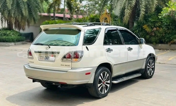 Buy Used Lexus RX 330 White Car in Chbar Mon in Kampong Speu Province Buy Used Lexus RX 330 White Car in Chbar Mon in Kampong Speu Province