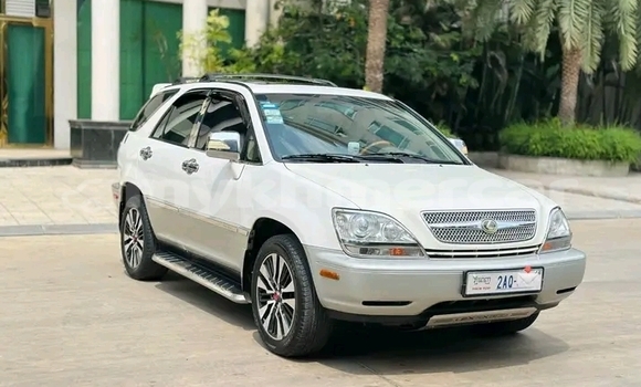 Buy Used Lexus RX 330 White Car in Chbar Mon in Kampong Speu Province Buy Used Lexus RX 330 White Car in Chbar Mon in Kampong Speu Province
