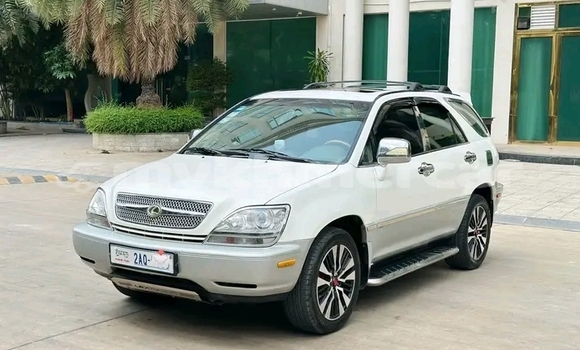 Buy Used Lexus RX 330 White Car in Chbar Mon in Kampong Speu Province Buy Used Lexus RX 330 White Car in Chbar Mon in Kampong Speu Province
