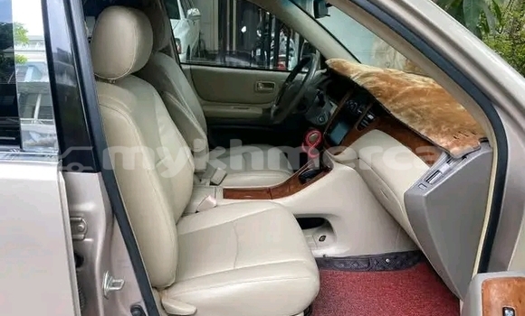 Acheter Occasion Voiture Toyota Highlander Autre à Chbar Mon, Kampong Speu Province Acheter Occasion Voiture Toyota Highlander Autre à Chbar Mon, Kampong Speu Province