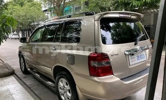 Acheter Occasion Voiture Toyota Highlander Autre à Chbar Mon, Kampong Speu Province Acheter Occasion Voiture Toyota Highlander Autre à Chbar Mon, Kampong Speu Province