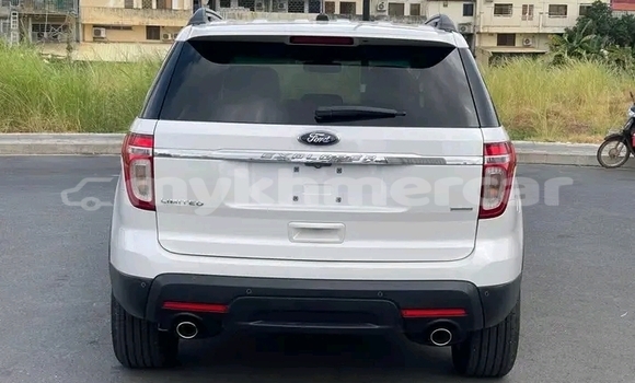 Acheter Occasion Voiture Ford Explorer Blanc à Chbar Mon, Kampong Speu Province Acheter Occasion Voiture Ford Explorer Blanc à Chbar Mon, Kampong Speu Province