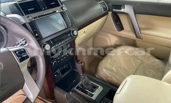 Buy Used Toyota Land Cruiser Prado White Car in Chbar Mon in Kampong Speu Province