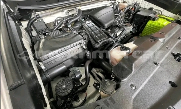 Acheter Occasion Voiture Toyota Land Cruiser Prado Blanc à Chbar Mon, Kampong Speu Province Acheter Occasion Voiture Toyota Land Cruiser Prado Blanc à Chbar Mon, Kampong Speu Province