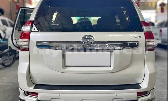 Acheter Occasion Voiture Toyota Land Cruiser Prado Blanc à Chbar Mon, Kampong Speu Province Acheter Occasion Voiture Toyota Land Cruiser Prado Blanc à Chbar Mon, Kampong Speu Province