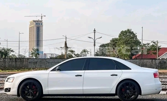 Acheter Occasion Voiture Audi A8 Blanc à Chbar Mon, Kampong Speu Province Acheter Occasion Voiture Audi A8 Blanc à Chbar Mon, Kampong Speu Province