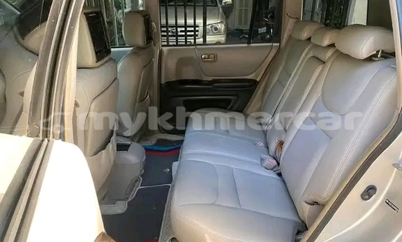 Acheter Occasion Voiture Toyota Highlander Autre à Chbar Mon, Kampong Speu Province Acheter Occasion Voiture Toyota Highlander Autre à Chbar Mon, Kampong Speu Province