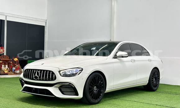 Buy Used Mercedes-Benz E-Classe White Car in Phnom Penh in Phnom Penh Buy Used Mercedes-Benz E-Classe White Car in Phnom Penh in Phnom Penh