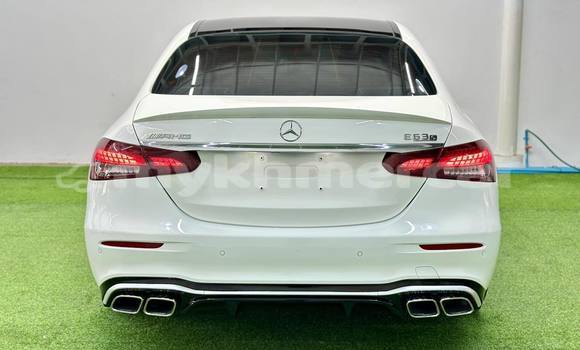 Buy Used Mercedes-Benz E-Classe White Car in Phnom Penh in Phnom Penh Buy Used Mercedes-Benz E-Classe White Car in Phnom Penh in Phnom Penh