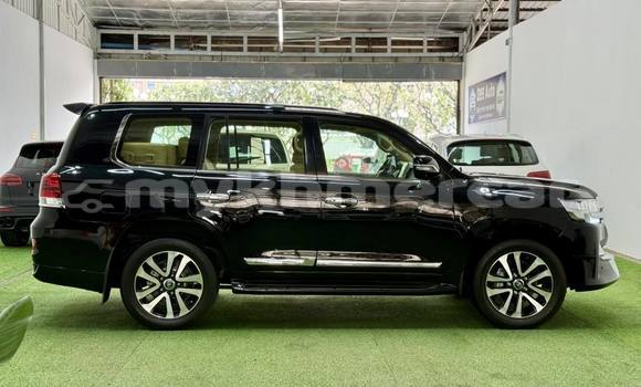 Buy Used Toyota Land Cruiser Black Car in Phnom Penh in Phnom Penh Buy Used Toyota Land Cruiser Black Car in Phnom Penh in Phnom Penh