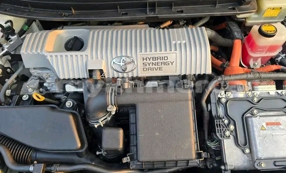 Buy Used Toyota Prius White Car in Bavet in Svay Rieng Province Buy Used Toyota Prius White Car in Bavet in Svay Rieng Province