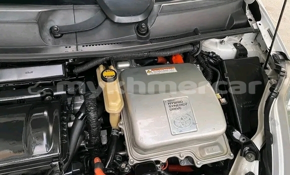 Buy Used Toyota Prius White Car in Chbar Mon in Kampong Speu Province Buy Used Toyota Prius White Car in Chbar Mon in Kampong Speu Province