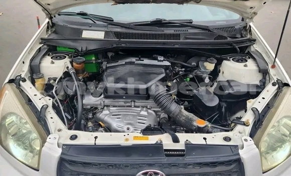 Buy Used Toyota RAV4 White Car in Chbar Mon in Kampong Speu Province Buy Used Toyota RAV4 White Car in Chbar Mon in Kampong Speu Province