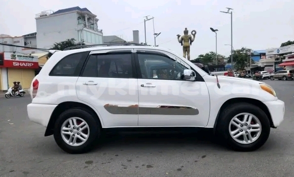 Buy Used Toyota RAV4 White Car in Chbar Mon in Kampong Speu Province Buy Used Toyota RAV4 White Car in Chbar Mon in Kampong Speu Province