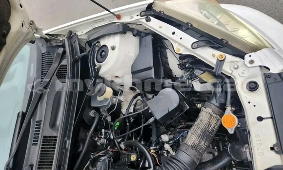 Buy Used Toyota RAV4 White Car in Chbar Mon in Kampong Speu Province Buy Used Toyota RAV4 White Car in Chbar Mon in Kampong Speu Province