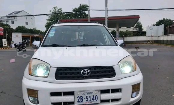 Buy Used Toyota RAV4 White Car in Chbar Mon in Kampong Speu Province Buy Used Toyota RAV4 White Car in Chbar Mon in Kampong Speu Province
