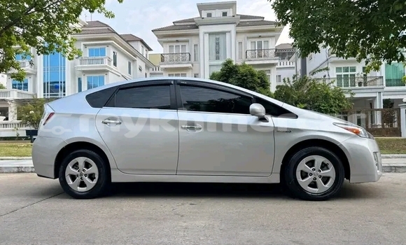 Buy Used Toyota Prius Other Car in Chbar Mon in Kampong Speu Province Buy Used Toyota Prius Other Car in Chbar Mon in Kampong Speu Province