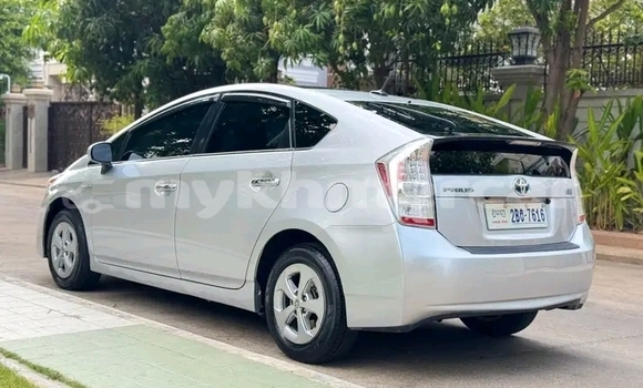 Buy Used Toyota Prius Other Car in Chbar Mon in Kampong Speu Province Buy Used Toyota Prius Other Car in Chbar Mon in Kampong Speu Province