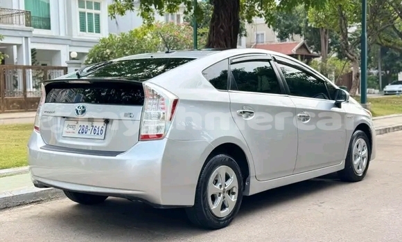 Buy Used Toyota Prius Other Car in Chbar Mon in Kampong Speu Province Buy Used Toyota Prius Other Car in Chbar Mon in Kampong Speu Province