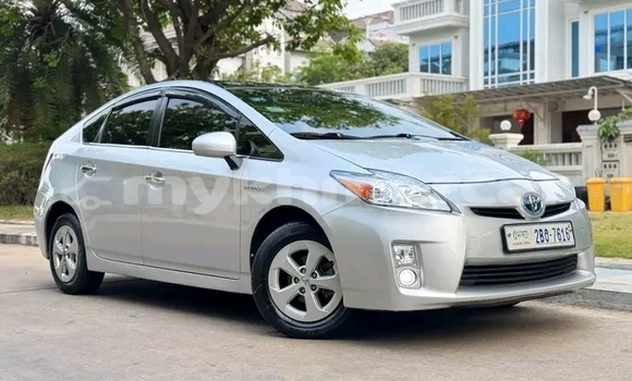 Buy Used Toyota Prius Other Car in Chbar Mon in Kampong Speu Province Buy Used Toyota Prius Other Car in Chbar Mon in Kampong Speu Province
