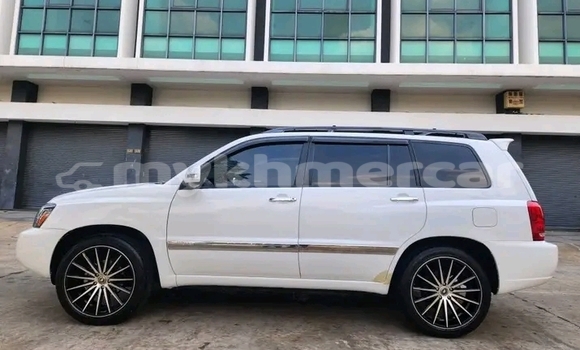 Buy Used Toyota Highlander White Car in Chbar Mon in Kampong Speu Province Buy Used Toyota Highlander White Car in Chbar Mon in Kampong Speu Province