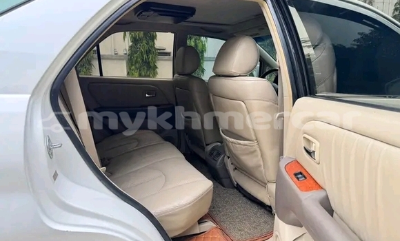 Buy Used Lexus RX 300 White Car in Chbar Mon in Kampong Speu Province Buy Used Lexus RX 300 White Car in Chbar Mon in Kampong Speu Province