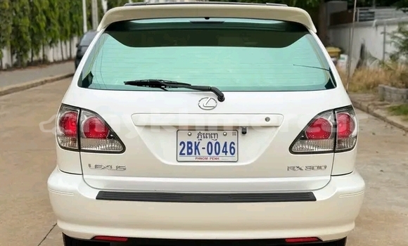 Buy Used Lexus RX 300 White Car in Chbar Mon in Kampong Speu Province Buy Used Lexus RX 300 White Car in Chbar Mon in Kampong Speu Province