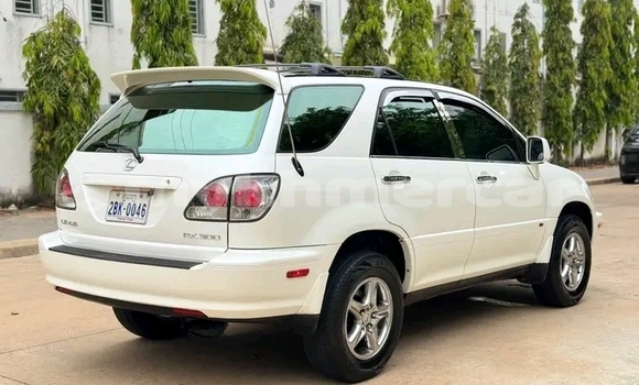 Buy Used Lexus RX 300 White Car in Chbar Mon in Kampong Speu Province Buy Used Lexus RX 300 White Car in Chbar Mon in Kampong Speu Province