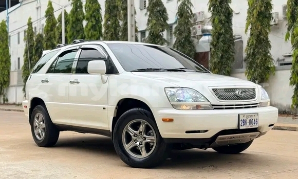 Buy Used Lexus RX 300 White Car in Chbar Mon in Kampong Speu Province Buy Used Lexus RX 300 White Car in Chbar Mon in Kampong Speu Province