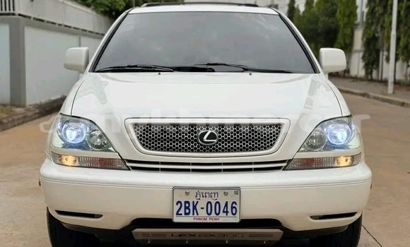 Buy Used Lexus RX 300 White Car in Chbar Mon in Kampong Speu Province Buy Used Lexus RX 300 White Car in Chbar Mon in Kampong Speu Province