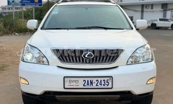 Buy Used Lexus RX 330 White Car in Chbar Mon in Kampong Speu Province Buy Used Lexus RX 330 White Car in Chbar Mon in Kampong Speu Province