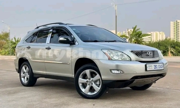 Buy Used Lexus RX 330 Other Car in Cheom Ksan in Preah Vihear Province Buy Used Lexus RX 330 Other Car in Cheom Ksan in Preah Vihear Province