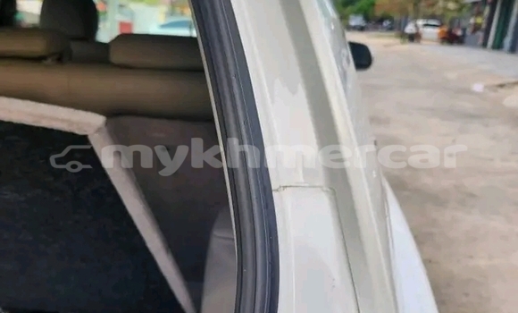 Buy Used Toyota Highlander White Car in Chbar Mon in Kampong Speu Province Buy Used Toyota Highlander White Car in Chbar Mon in Kampong Speu Province
