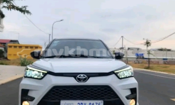Buy Used Toyota Ractis White Car in Chbar Mon in Kampong Speu Province Buy Used Toyota Ractis White Car in Chbar Mon in Kampong Speu Province