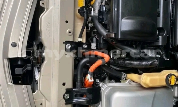 Buy Used Toyota Prius Other Car in Chbar Mon in Kampong Speu Province Buy Used Toyota Prius Other Car in Chbar Mon in Kampong Speu Province