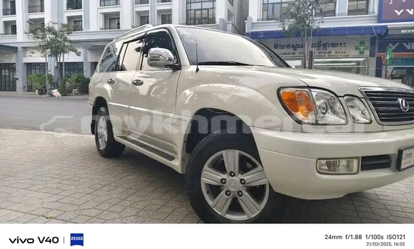 Buy Used Toyota Highlander Other Car in Kampong Chhnang in Kampong Chhnang Province Buy Used Toyota Highlander Other Car in Kampong Chhnang in Kampong Chhnang Province