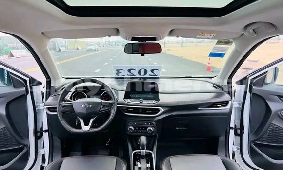 ទិញ បានប្រើ Chevrolet Tracker White ឡាន} ក្នុង Chbar Mon ក្នុង Kampong Speu Province