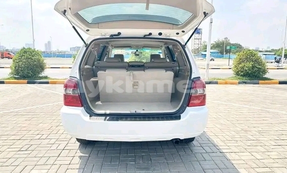 Buy Used Toyota Highlander White Car in Khemarak Phoumin in Koh Kong Province Buy Used Toyota Highlander White Car in Khemarak Phoumin in Koh Kong Province